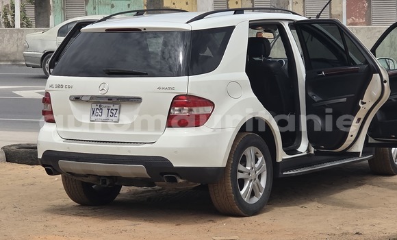 Acheter Occasion Voiture Mercedes-Benz ML–Class Blanc à Nawakshut, Nawakshut Acheter Occasion Voiture Mercedes-Benz ML–Class Blanc à Nawakshut, Nawakshut