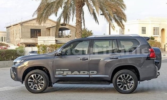Acheter Occasion Voiture Toyota Land Cruiser Prado Blanc à Arafat, Wilaya du Trarza Acheter Occasion Voiture Toyota Land Cruiser Prado Blanc à Arafat, Wilaya du Trarza