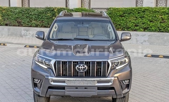 Acheter Occasion Voiture Toyota Land Cruiser Prado Blanc à Arafat, Wilaya du Trarza Acheter Occasion Voiture Toyota Land Cruiser Prado Blanc à Arafat, Wilaya du Trarza