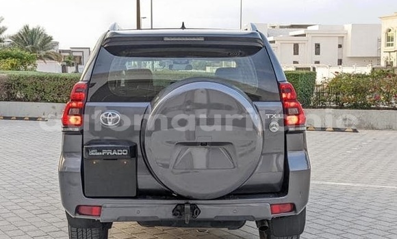 Acheter Occasion Voiture Toyota Land Cruiser Prado Blanc à Arafat, Wilaya du Trarza Acheter Occasion Voiture Toyota Land Cruiser Prado Blanc à Arafat, Wilaya du Trarza
