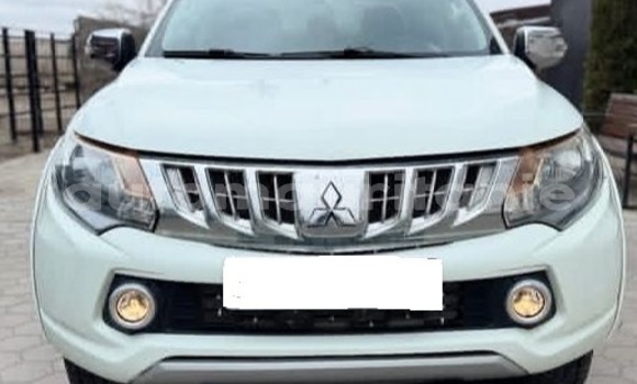 Acheter Occasion Voiture Mitsubishi L200 Blanc à Arafat, Wilaya du Trarza