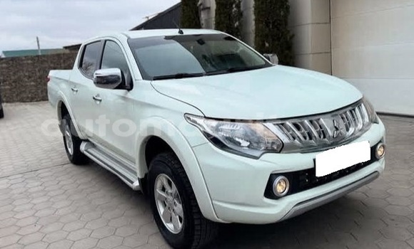 Acheter Occasion Voiture Mitsubishi L200 Blanc à Arafat, Wilaya du Trarza Acheter Occasion Voiture Mitsubishi L200 Blanc à Arafat, Wilaya du Trarza