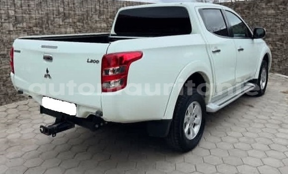 Acheter Occasion Voiture Mitsubishi L200 Blanc à Arafat, Wilaya du Trarza Acheter Occasion Voiture Mitsubishi L200 Blanc à Arafat, Wilaya du Trarza