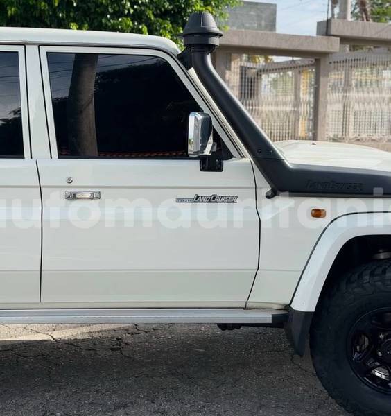 Big with watermark toyota land cruiser wilaya du trarza arafat 5126