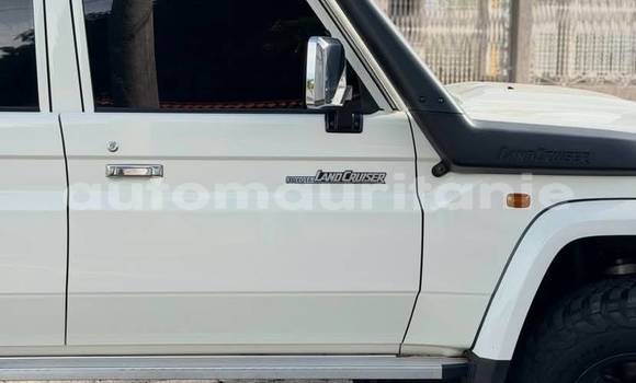 Buy Used Toyota Land Cruiser White Car in Arafat in Wilaya of Trarza Buy Used Toyota Land Cruiser White Car in Arafat in Wilaya of Trarza