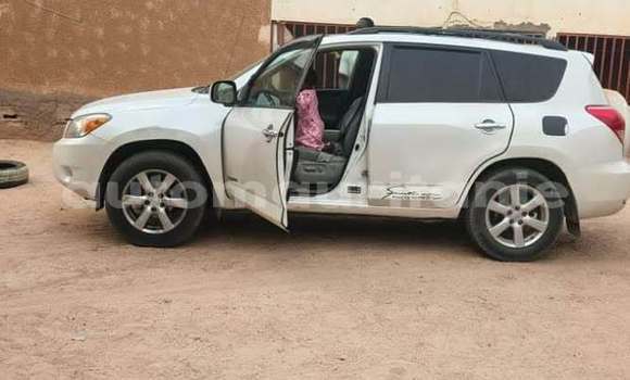 Acheter Occasion Voiture Toyota RAV4 Blanc à Akjoujt, Inchiri Acheter Occasion Voiture Toyota RAV4 Blanc à Akjoujt, Inchiri