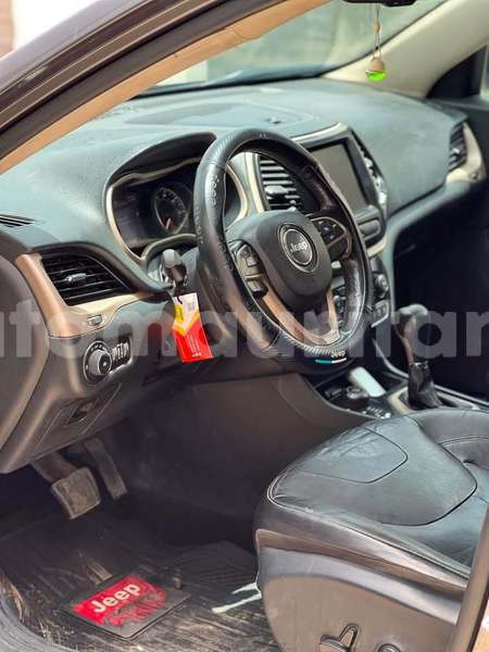 Big with watermark jeep compass brakna alaq 5141