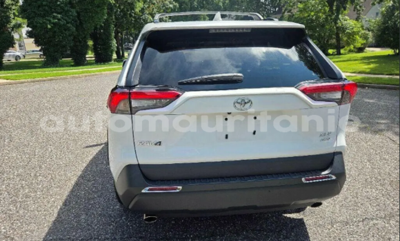 Acheter Occasion Voiture Toyota RAV4 Blanc à Hamoud, Assaba Acheter Occasion Voiture Toyota RAV4 Blanc à Hamoud, Assaba