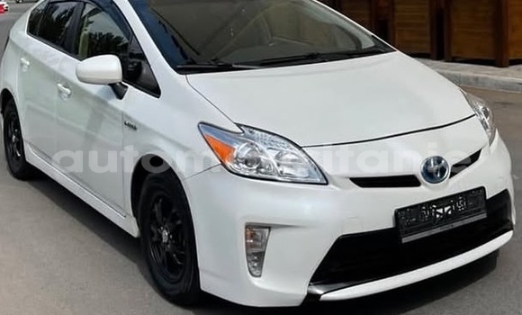 Acheter Occasion Voiture Toyota Prius Blanc à Arafat, Wilaya du Trarza