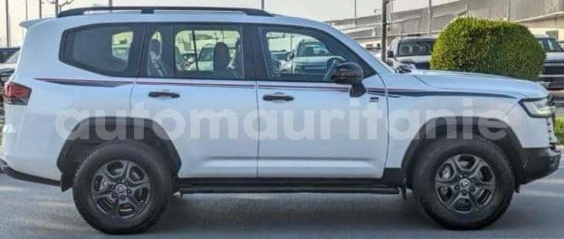 Big with watermark toyota land cruiser wilaya du trarza arafat 5165