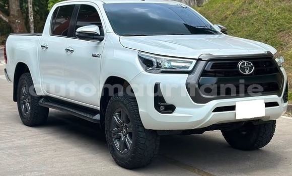 Acheter Occasion Voiture Toyota Hilux Blanc à Arafat, Wilaya du Trarza Acheter Occasion Voiture Toyota Hilux Blanc à Arafat, Wilaya du Trarza