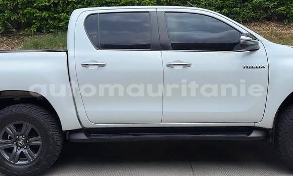 Acheter Occasion Voiture Toyota Hilux Blanc à Arafat, Wilaya du Trarza Acheter Occasion Voiture Toyota Hilux Blanc à Arafat, Wilaya du Trarza