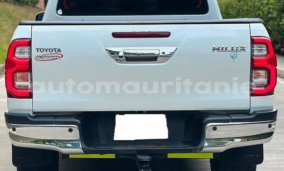 Acheter Occasion Voiture Toyota Hilux Blanc à Arafat, Wilaya du Trarza Acheter Occasion Voiture Toyota Hilux Blanc à Arafat, Wilaya du Trarza