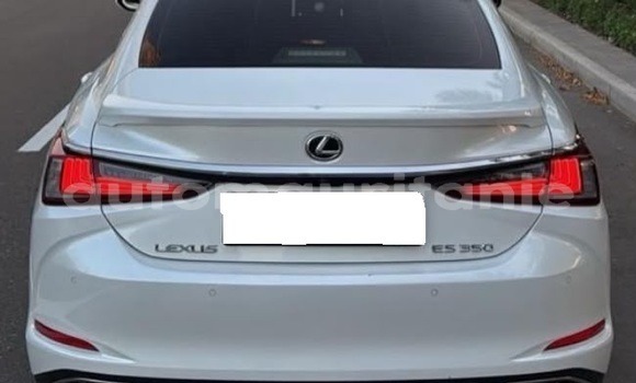 Acheter Occasion Voiture Lexus ES Blanc à Arafat, Wilaya du Trarza Acheter Occasion Voiture Lexus ES Blanc à Arafat, Wilaya du Trarza