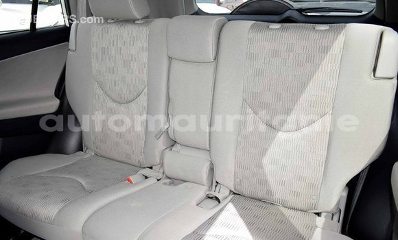 Acheter Import Utilitaire Toyota HiAce Blanc à Import - Dubai, Adrar Acheter Import Utilitaire Toyota HiAce Blanc à Import - Dubai, Adrar
