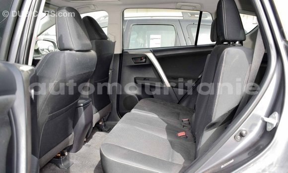 Acheter Import Utilitaire Toyota HiAce Autre à Import - Dubai, Adrar Acheter Import Utilitaire Toyota HiAce Autre à Import - Dubai, Adrar