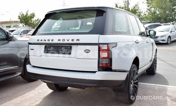 Acheter Import Voiture Land Rover Range Rover Blanc à Import - Dubai, Adrar Acheter Import Voiture Land Rover Range Rover Blanc à Import - Dubai, Adrar