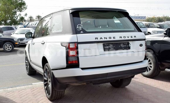 Acheter Import Voiture Land Rover Range Rover Blanc à Import - Dubai, Adrar Acheter Import Voiture Land Rover Range Rover Blanc à Import - Dubai, Adrar