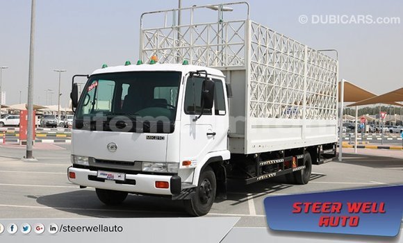 Acheter Import Voiture Nissan 350Z Blanc à Import - Dubai, Adrar Acheter Import Voiture Nissan 350Z Blanc à Import - Dubai, Adrar