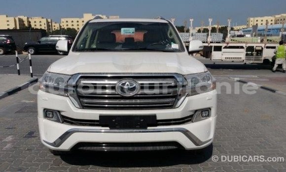 Buy Import Toyota Land Cruiser White Car in Import - Dubai in Adrar Buy Import Toyota Land Cruiser White Car in Import - Dubai in Adrar