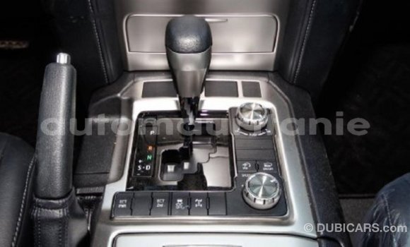 Buy Import Toyota Land Cruiser White Car in Import - Dubai in Adrar Buy Import Toyota Land Cruiser White Car in Import - Dubai in Adrar