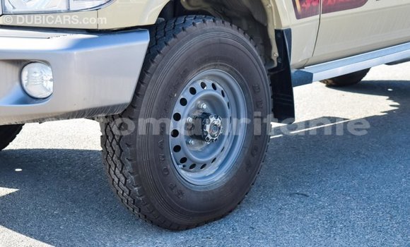 Acheter Import Voiture Toyota Land Cruiser Beige à Import - Dubai, Adrar Acheter Import Voiture Toyota Land Cruiser Beige à Import - Dubai, Adrar