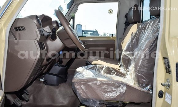 Acheter Import Voiture Toyota Land Cruiser Beige à Import - Dubai, Adrar Acheter Import Voiture Toyota Land Cruiser Beige à Import - Dubai, Adrar