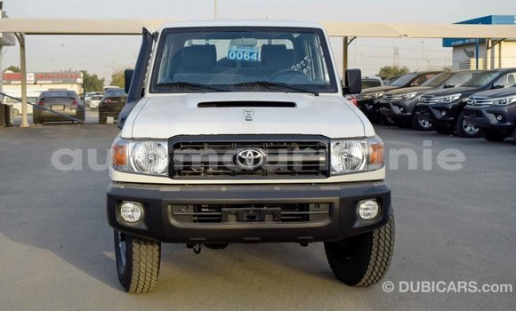 Buy Import Toyota Pickup White Car in Import - Dubai in Adrar Buy Import Toyota Pickup White Car in Import - Dubai in Adrar
