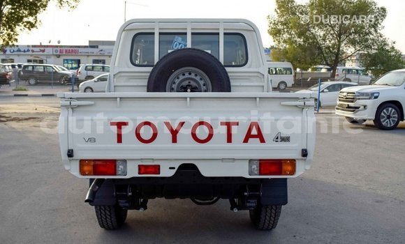 Buy Import Toyota Pickup White Car in Import - Dubai in Adrar Buy Import Toyota Pickup White Car in Import - Dubai in Adrar