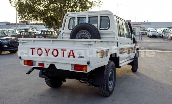 Buy Import Toyota Pickup White Car in Import - Dubai in Adrar Buy Import Toyota Pickup White Car in Import - Dubai in Adrar