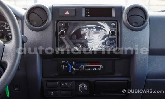 Acheter Import Voiture Toyota Land Cruiser Blanc à Import - Dubai, Adrar Acheter Import Voiture Toyota Land Cruiser Blanc à Import - Dubai, Adrar
