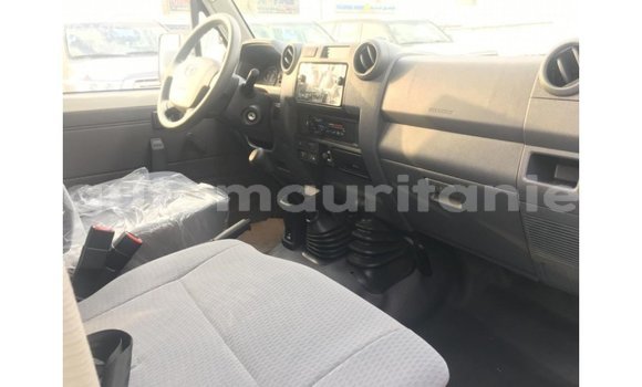 Buy Import Toyota Land Cruiser White Car in Import - Dubai in Adrar Buy Import Toyota Land Cruiser White Car in Import - Dubai in Adrar
