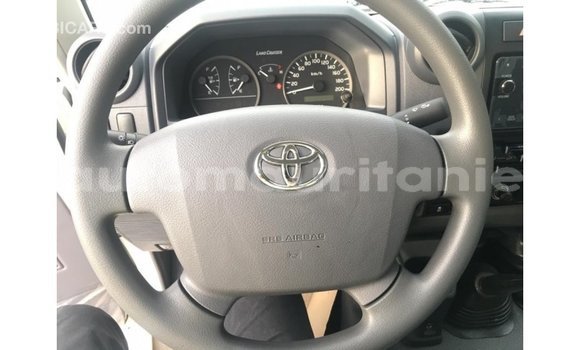 Buy Import Toyota Land Cruiser White Car in Import - Dubai in Adrar Buy Import Toyota Land Cruiser White Car in Import - Dubai in Adrar