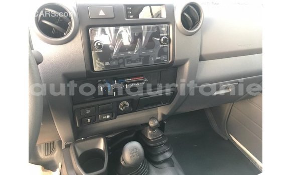 Buy Import Toyota Land Cruiser White Car in Import - Dubai in Adrar Buy Import Toyota Land Cruiser White Car in Import - Dubai in Adrar