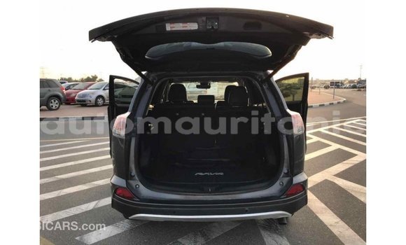 Acheter Import Utilitaire Toyota HiAce Noir à Import - Dubai, Adrar Acheter Import Utilitaire Toyota HiAce Noir à Import - Dubai, Adrar