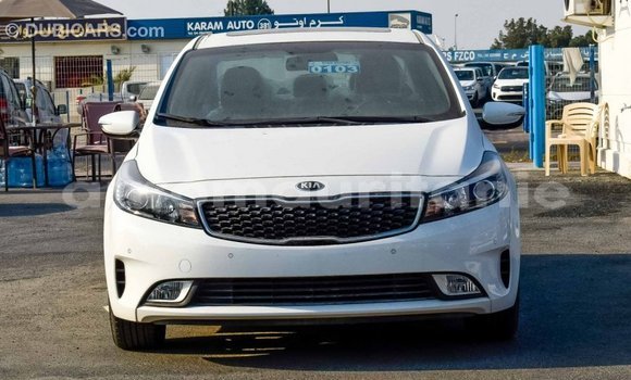 Acheter Import Voiture Kia Cerato Blanc à Import - Dubai, Adrar Acheter Import Voiture Kia Cerato Blanc à Import - Dubai, Adrar
