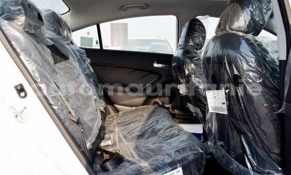 Acheter Import Voiture Kia Cerato Blanc à Import - Dubai, Adrar Acheter Import Voiture Kia Cerato Blanc à Import - Dubai, Adrar