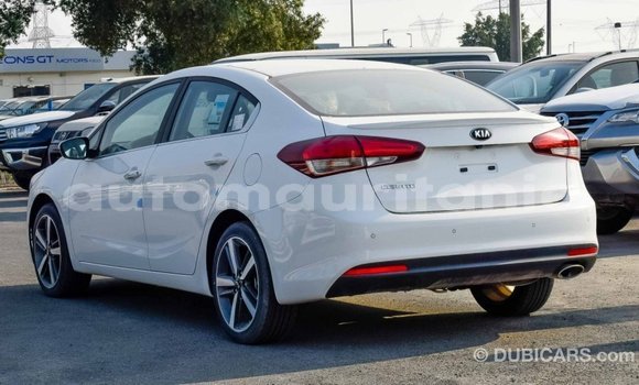 Acheter Import Voiture Kia Cerato Blanc à Import - Dubai, Adrar Acheter Import Voiture Kia Cerato Blanc à Import - Dubai, Adrar
