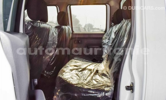 Acheter Import Voiture Nissan NP 300 Blanc à Import - Dubai, Adrar Acheter Import Voiture Nissan NP 300 Blanc à Import - Dubai, Adrar