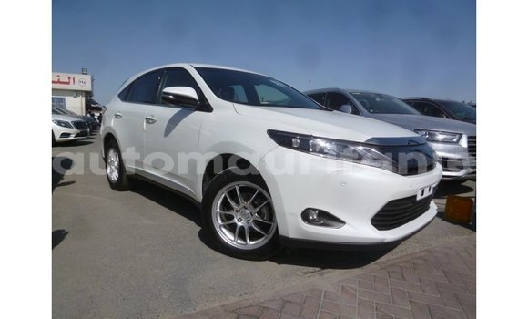 Acheter Import Voiture Toyota Harrier Blanc à Import - Dubai, Adrar Acheter Import Voiture Toyota Harrier Blanc à Import - Dubai, Adrar