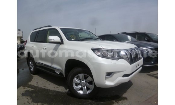 Acheter Import Voiture Toyota Prado Blanc à Import - Dubai, Adrar Acheter Import Voiture Toyota Prado Blanc à Import - Dubai, Adrar