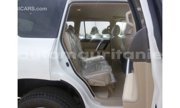 Acheter Import Voiture Toyota Prado Blanc à Import - Dubai, Adrar Acheter Import Voiture Toyota Prado Blanc à Import - Dubai, Adrar