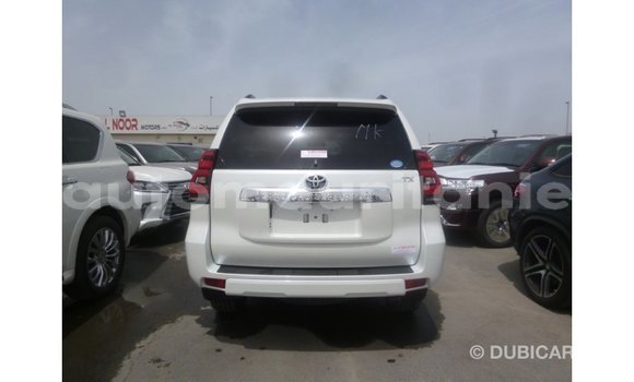 Acheter Import Voiture Toyota Prado Blanc à Import - Dubai, Adrar Acheter Import Voiture Toyota Prado Blanc à Import - Dubai, Adrar