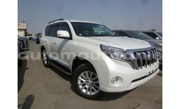 Acheter Import Voiture Toyota Prado Blanc à Import - Dubai, Adrar Acheter Import Voiture Toyota Prado Blanc à Import - Dubai, Adrar
