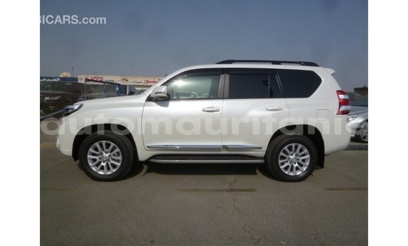 Acheter Import Voiture Toyota Prado Blanc à Import - Dubai, Adrar Acheter Import Voiture Toyota Prado Blanc à Import - Dubai, Adrar