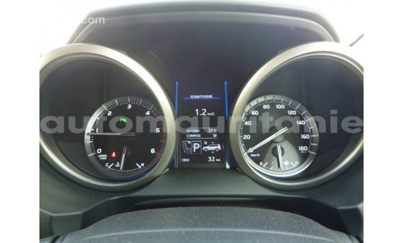 Acheter Import Voiture Toyota Prado Blanc à Import - Dubai, Adrar Acheter Import Voiture Toyota Prado Blanc à Import - Dubai, Adrar