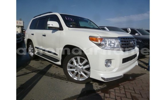 Acheter Import Voiture Toyota Land Cruiser Blanc à Import - Dubai, Adrar Acheter Import Voiture Toyota Land Cruiser Blanc à Import - Dubai, Adrar