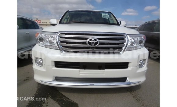 Acheter Import Voiture Toyota Land Cruiser Blanc à Import - Dubai, Adrar Acheter Import Voiture Toyota Land Cruiser Blanc à Import - Dubai, Adrar