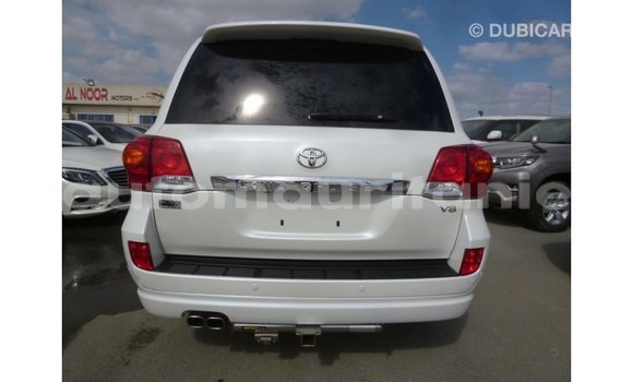 Acheter Import Voiture Toyota Land Cruiser Blanc à Import - Dubai, Adrar Acheter Import Voiture Toyota Land Cruiser Blanc à Import - Dubai, Adrar