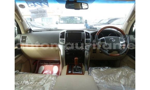 Acheter Import Voiture Toyota Land Cruiser Blanc à Import - Dubai, Adrar Acheter Import Voiture Toyota Land Cruiser Blanc à Import - Dubai, Adrar